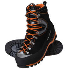 AKU　YATUMINE GTX