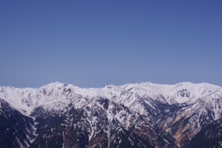 ４
