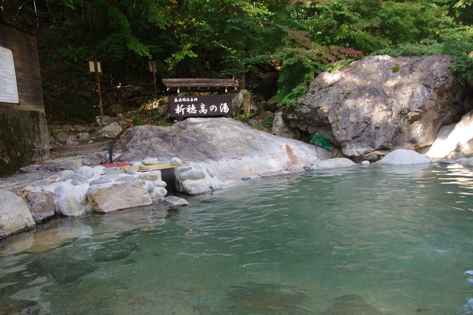 蒲田川沿いの絶景露天風呂「新穂高の湯」