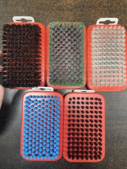 ワクシングブラシの選び方【カンダコンペカン】|石井スポ－ツ 公式  