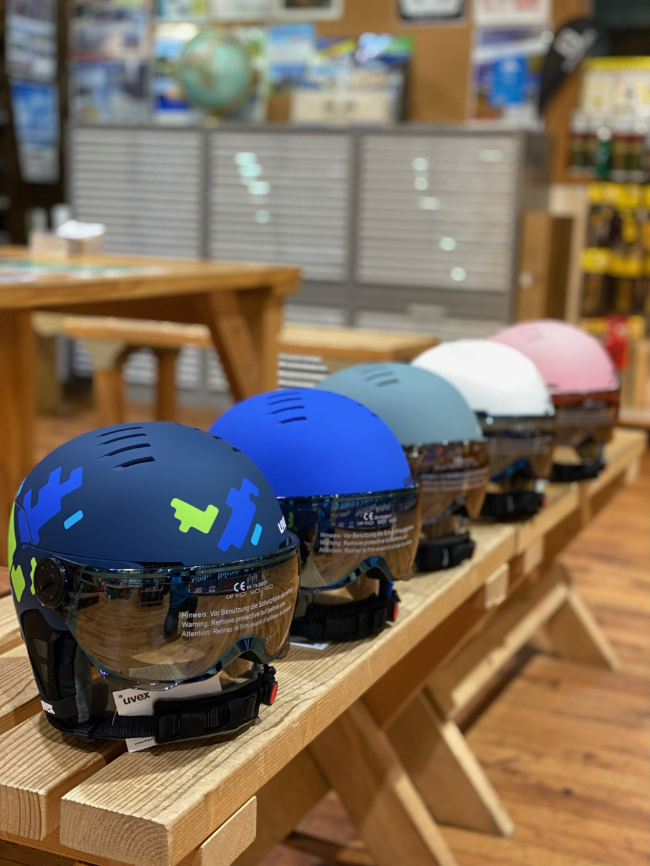 ジュニアスキーヘルメット入荷【札幌店】|石井スポ－ツ 公式サイト 