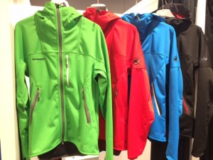 大丸東京店　マムート　新作ソフトシェルの…