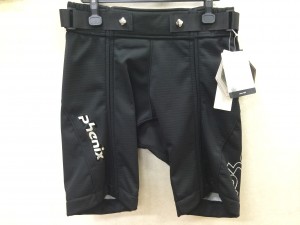 ﾊｰﾌﾊﾟﾝﾂ