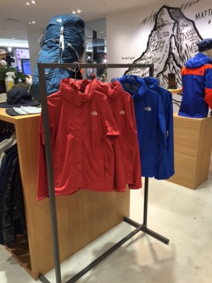大丸東京店　TNF新商品入荷してきており…