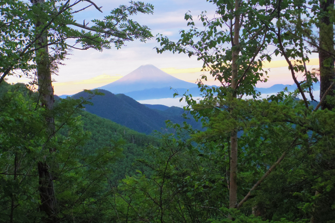 レース中で初めて姿を現せた富士山頂