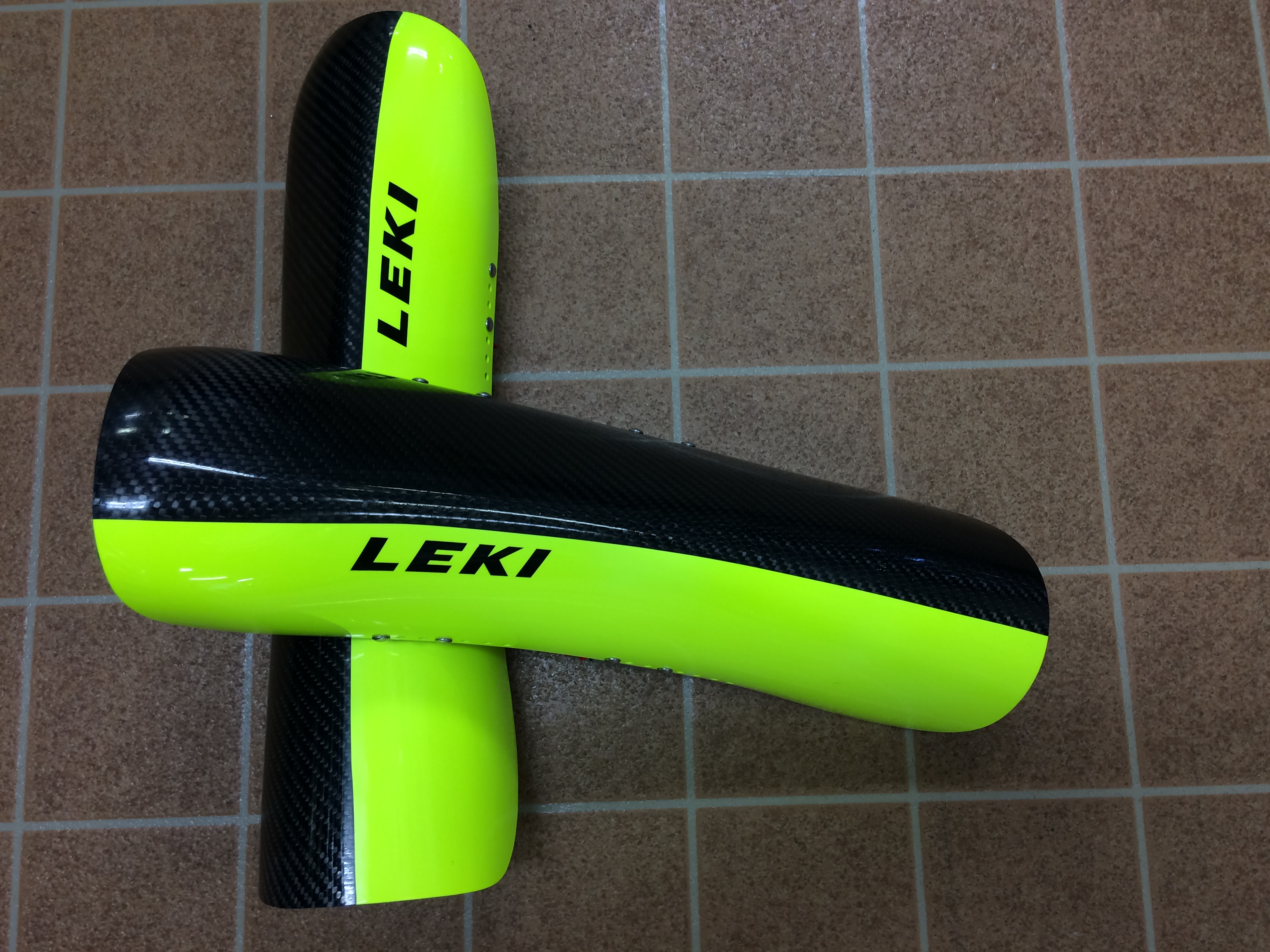 カンダコンペカン】LEKI シンガード入荷！！ | | 石井スポ－ツ