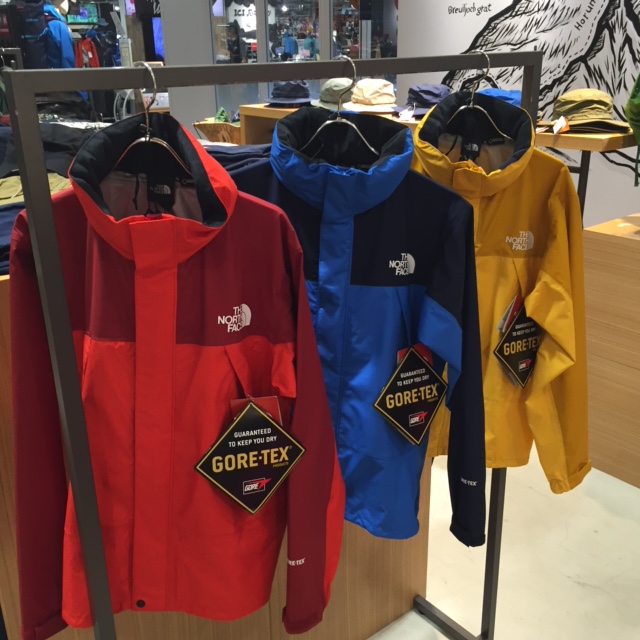 大丸東京店　TNFゴアテックスレインウェ…