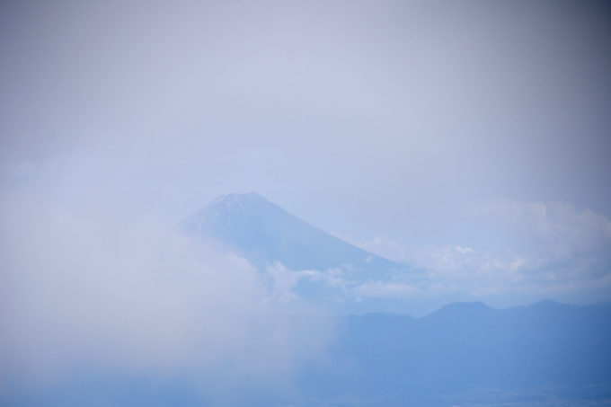 本当に一瞬姿を現した富士山