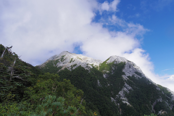 一瞬姿を現した東駒と摩利支天