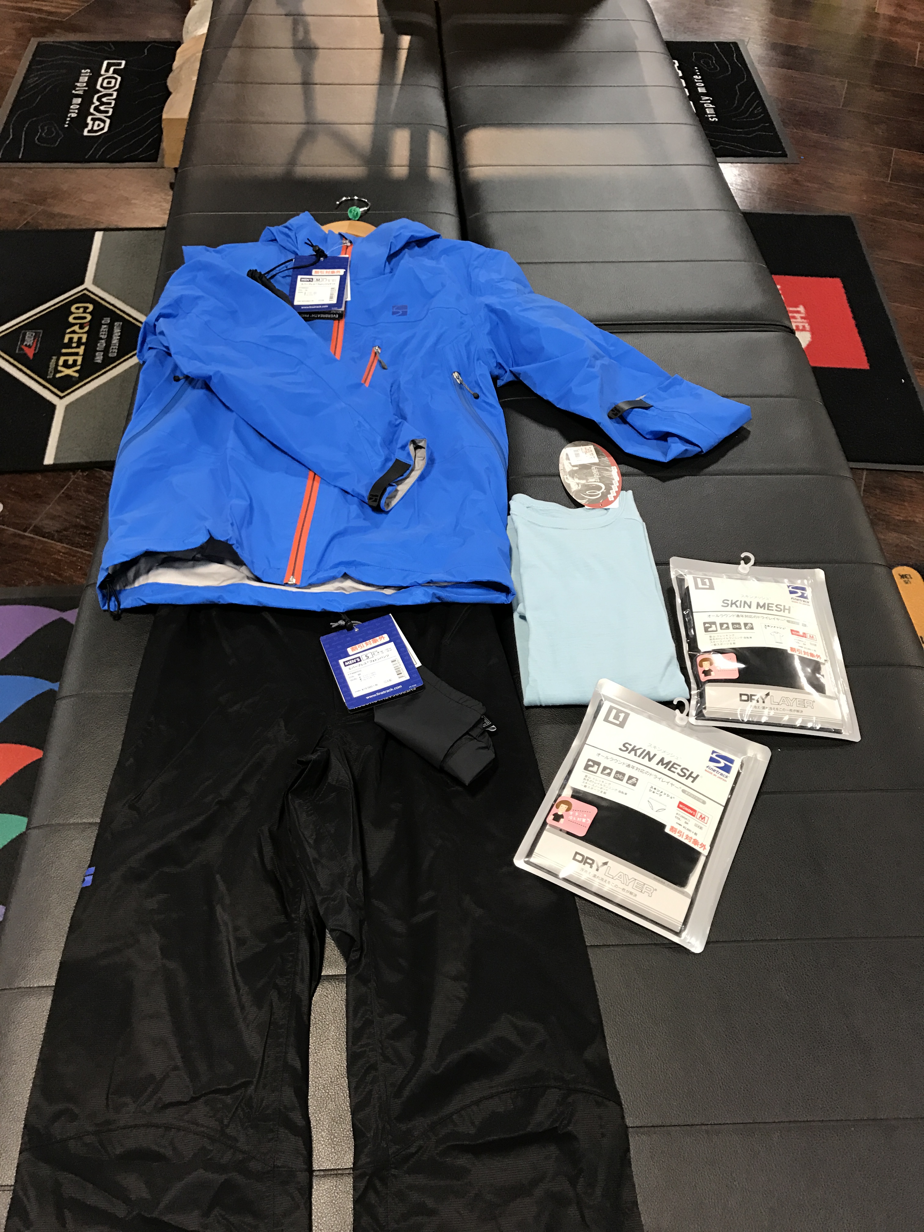 登山本店】finetrack エバーブレスフォトンジャケット＆パンツ