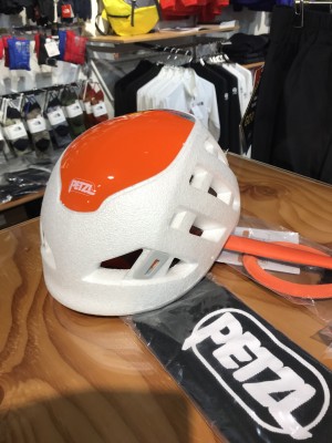 PETZL - PETZL SIROCCO シロッコ　12492 登山用ヘルメット　ホワイト PETZL（ペツル） / シロッコ/UNISEX | YAMAP STORE(ヤマップストア)