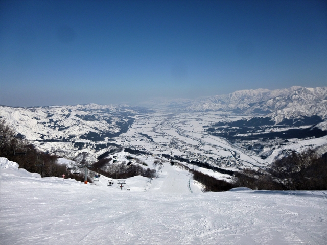 【大宮店】天気が良すぎた石打丸山スキー場…