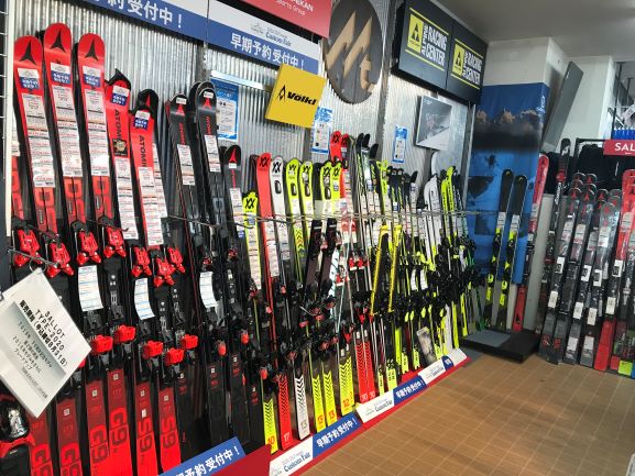 店内カスタムも残り一日！（カンダコンペカ…