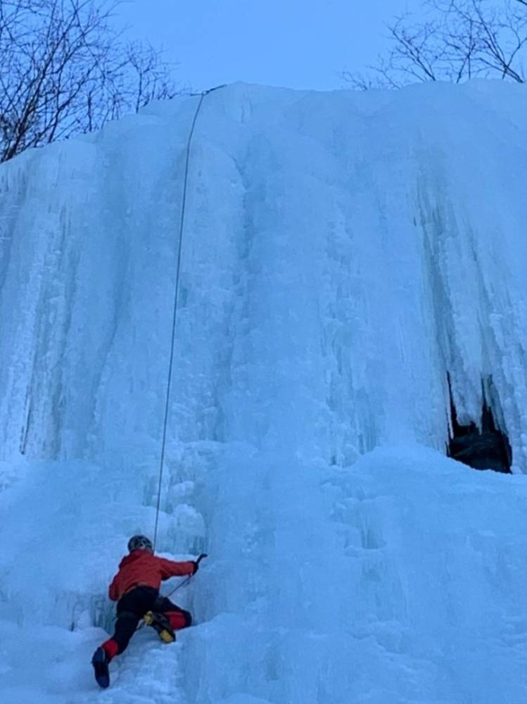 登山本店】八ヶ岳 南沢大滝でアイスクライミングをしてきました。|石井