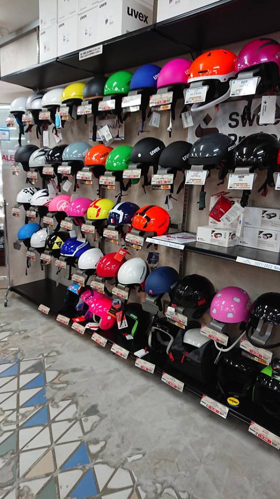 【カンダコンペカン】FIS対応ヘルメット…
