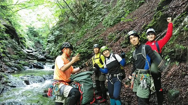 久しぶりの沢登り！葛野川釜入沢【登山本店】|石井スポ－ツ 公式サイト