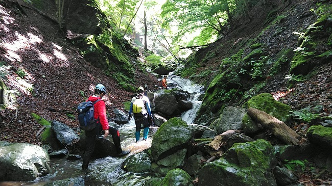 久しぶりの沢登り！葛野川釜入沢【登山本店】|石井スポ－ツ 公式サイト