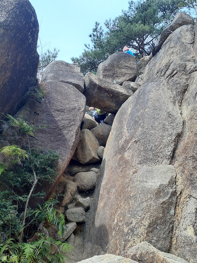 岩場歩きでステップアップ㏌荒地山 par…