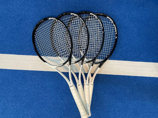 ジョコビッチ選手使用モデルのHEAD ス…
