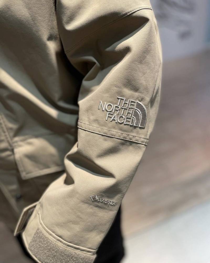 富士登山オススメ商品⭐️ | ザ・ノース・フェイス ヘリー