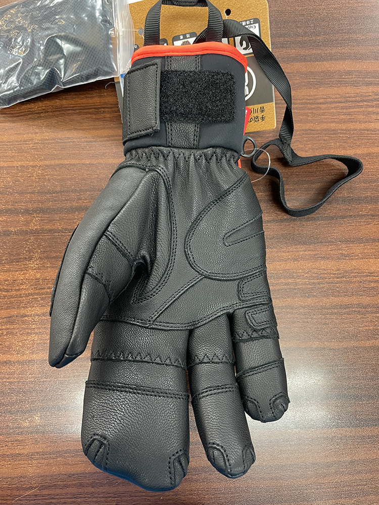 松岡手袋 4本指レーシンググローブ誕生【カンダコンペカン】|石井スポ  