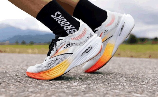 BROOKS ハイペリオンエリート4 発売中！|石井スポ－ツ 公式サイト 