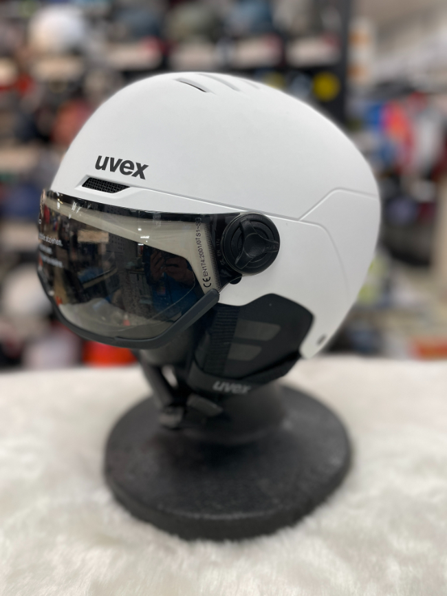 最終値下げ】uvex wanted visor スキー スノボ ヘルメット（uvex 