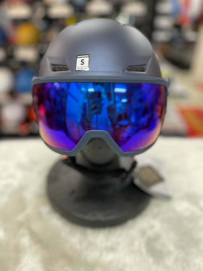 バイザー付きスキーヘルメット人気です【カ…