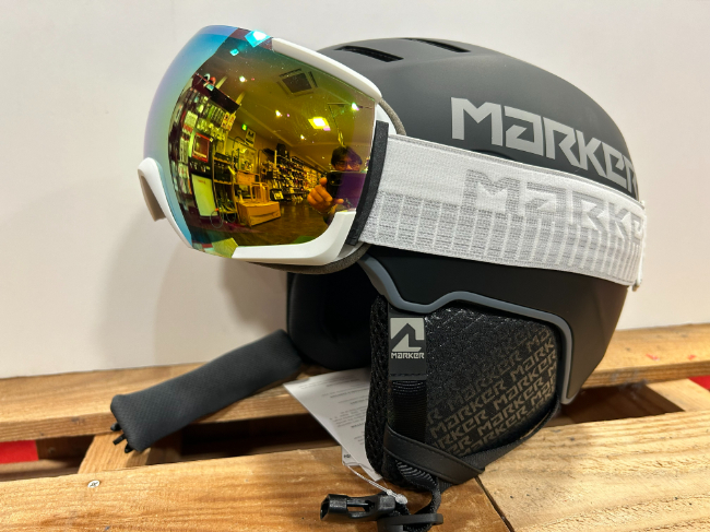ゴーグルとヘルメットは同じメーカーをお勧…