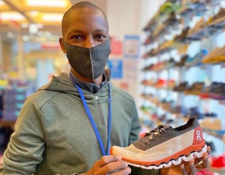 onアスリート サイラス・ジュイ選手がア…