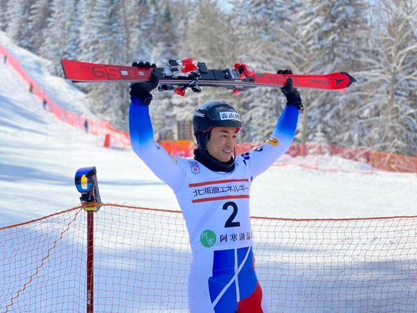 【速報】石井スポーツ契約スキーヤー 湯浅…